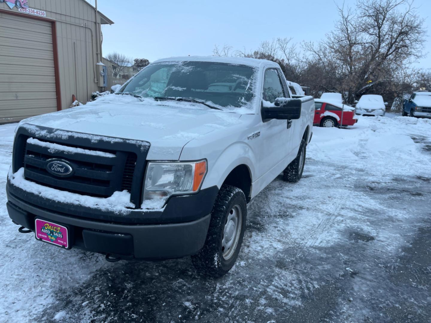 2012 Alpine White /Grey Ford F-150 XL (1FTMF1EM6CF) with an 3.7 V6 engine, AT transmission, located at 813 E Fairview Ave, Meridian , ID, 83642, (208) 336-8230, 43.618851, -116.384010 - Photo#2